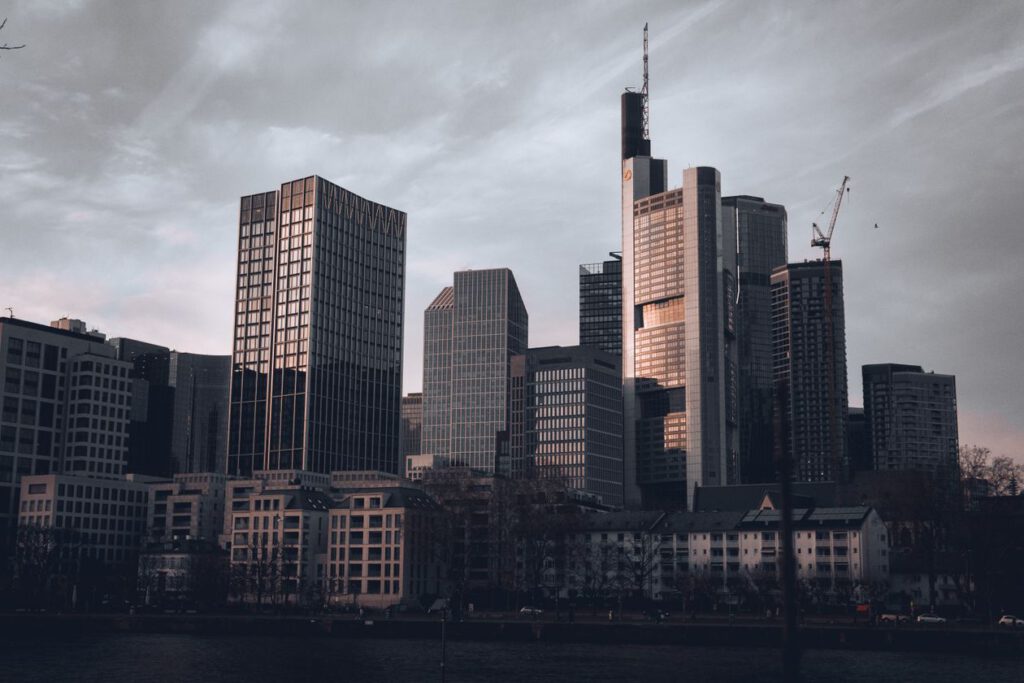 Skyline von Frankfurt am Main – Antirutschlösungen Rhein-Main